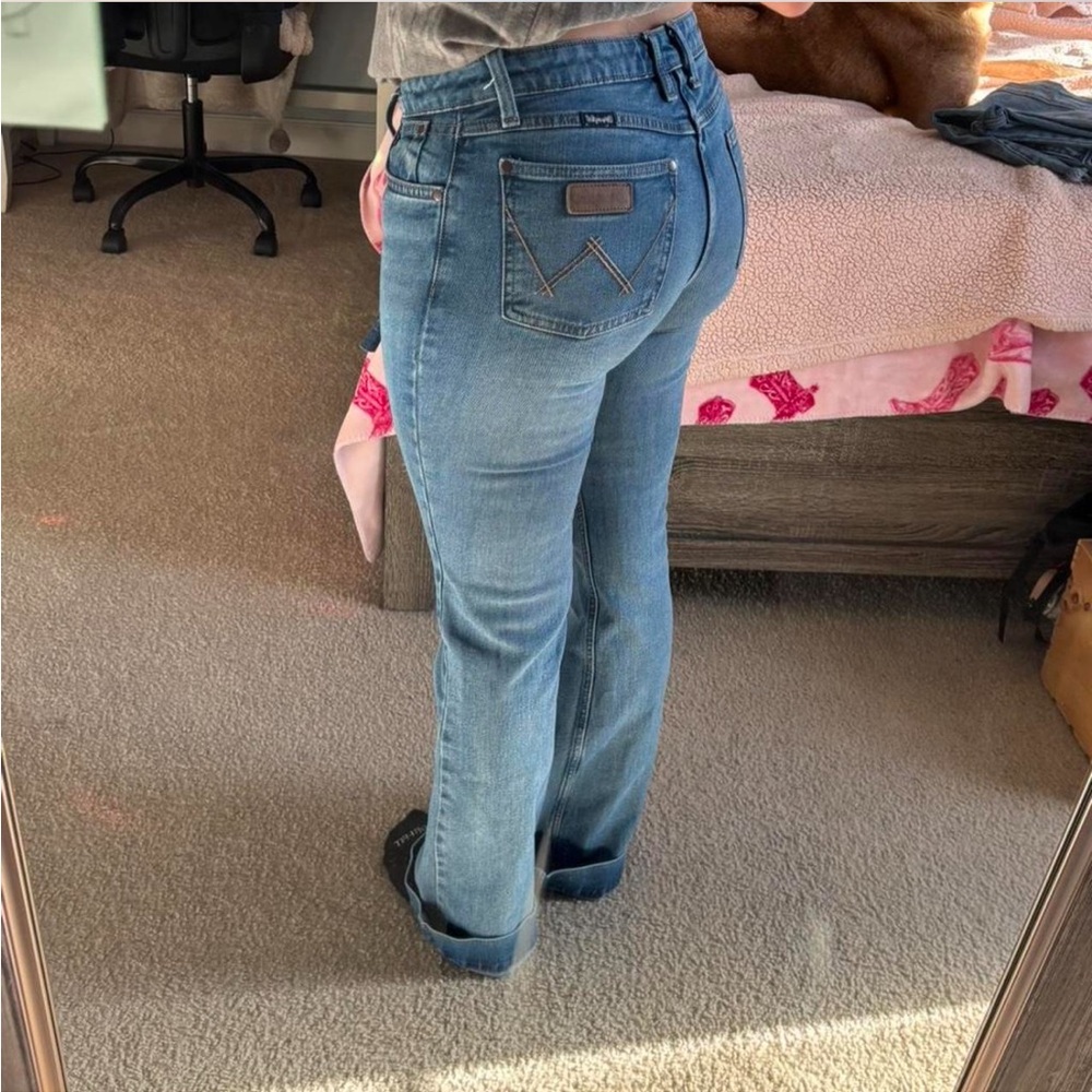 Wrangler Women's Classic Blue Straight Leg Jeans